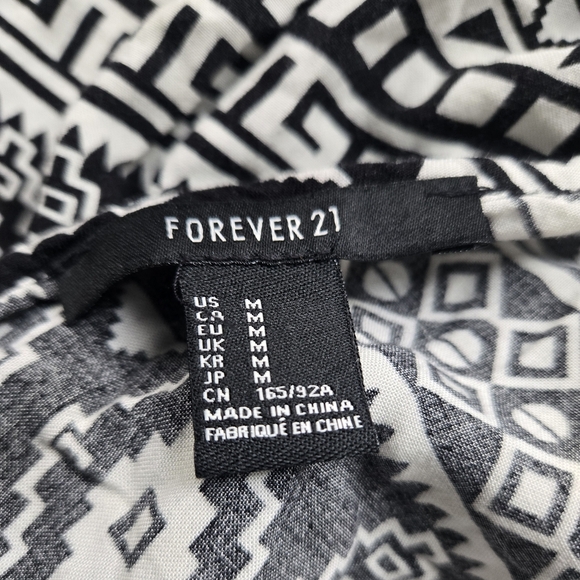 Forever 21 Black And White Romper Medium Geometric Print - Picture 3 of 4